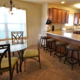 Breakfast Bar & Dining Room
