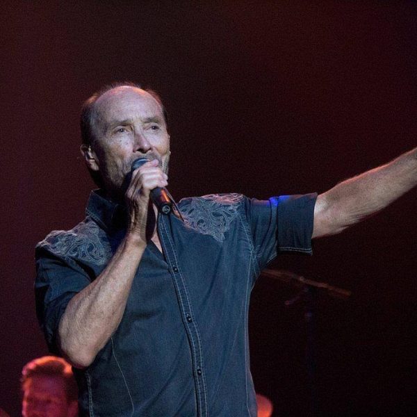 Lee Greenwood LIVE! 2022 Schedule & Tickets Branson Travel Office
