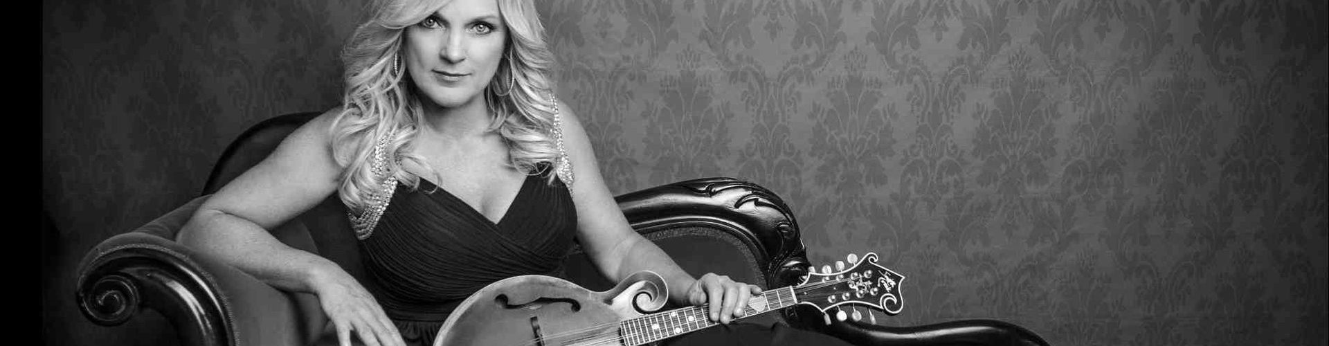 Rhonda Vincent to Star on Larry's Country Diner in Branson