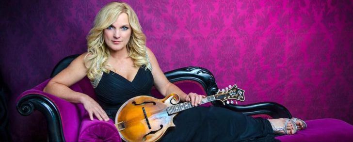 Rhonda Vincent will guest star on Larry's Country Diner on September 17, 2018 in Branson, Missouri.