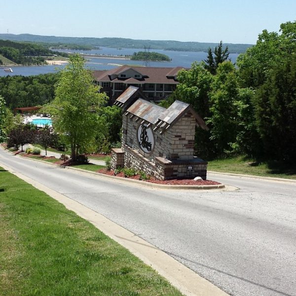 The Majestic 2 Bedroom Lake Condo Call 1 (800) 5040115 Branson